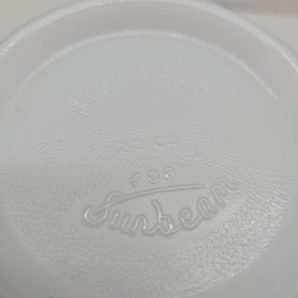 Vintage Glasbake for Sunbeam 20 CJ Milk Glass Mixing Bowl w/Pour Spout - Picture 5 of 6